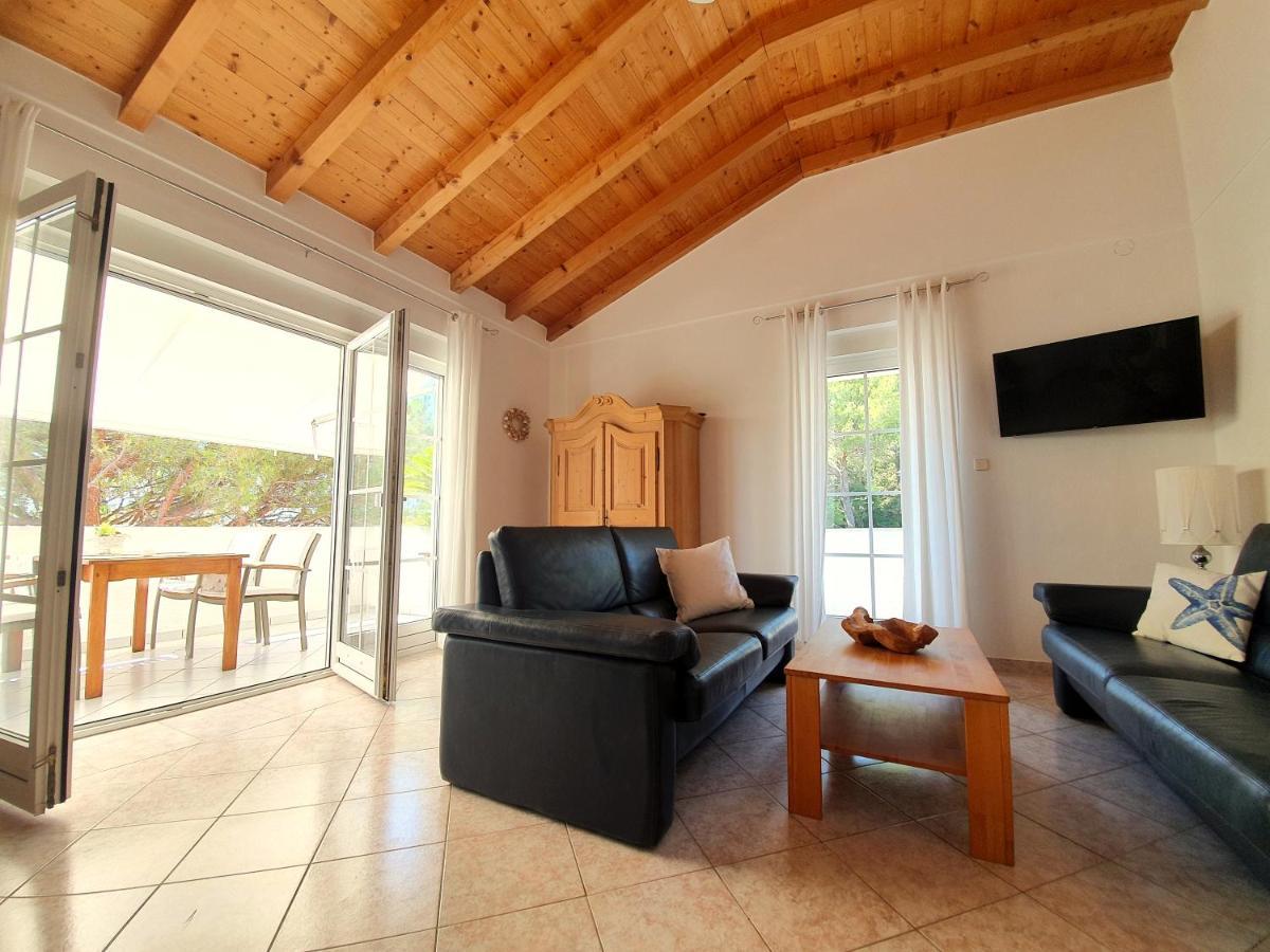 Villa Lucija 라브 외부 사진